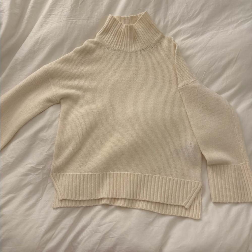 Abercrombie & Fitch Cream Turtleneck Sweater